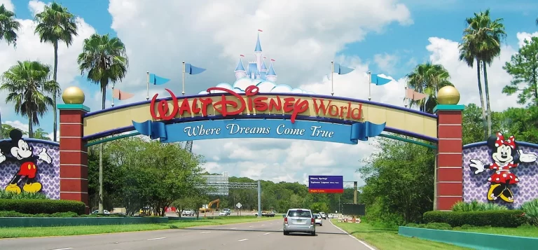 Disney World Considers Banning Third-Party Tour Guides