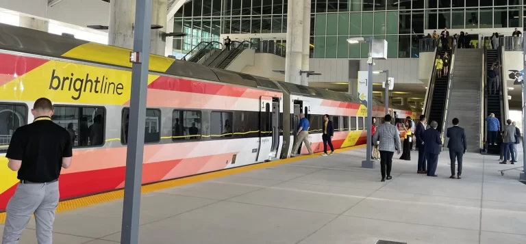 The-Brightline-train-at-the-new-Orlando-Airp