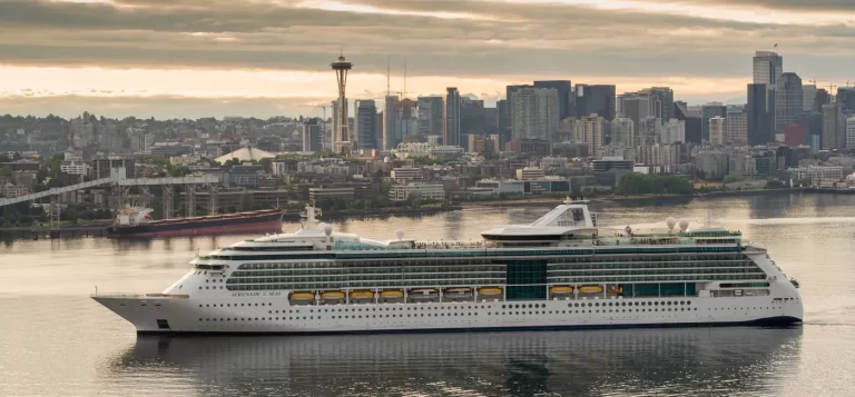 Royal-Caribbean-39-s-Serenade-of-the-Seas.webp
