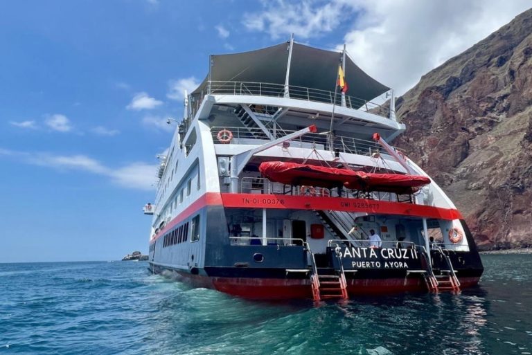 HX Cruises: Up to $2,000 Flight Credits & Reduced Deposits in Wave Season