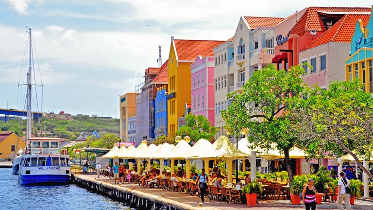 Curaçao Achieves Record-Breaking 500,000 Overnight Visitors in 2023