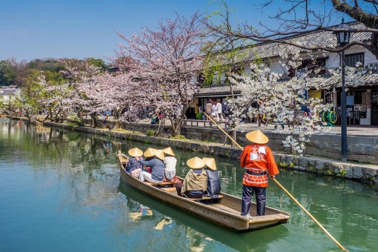 Kurashiki’s Riverside Charm: A Blend of History and Culture
