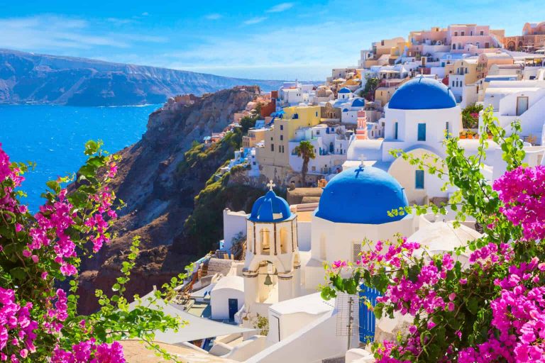 Why Santorini Greece is the Perfect Vacation Destination?